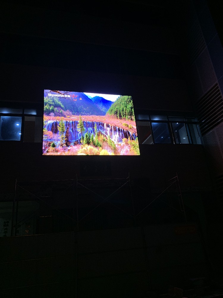湖南长沙铁路第一中学户外PH4全彩显示屏由深圳市德泰光电承制